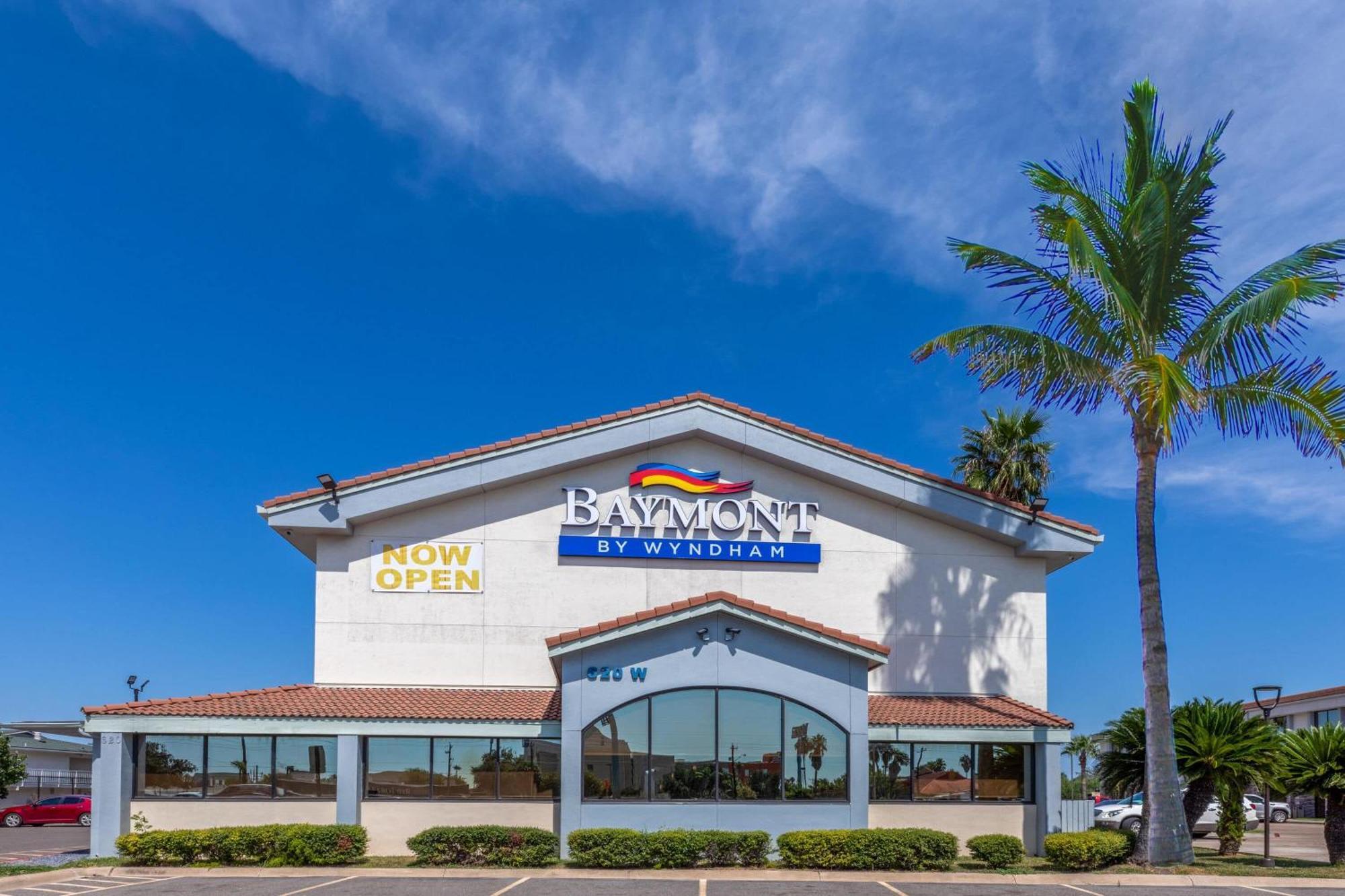 Baymont By Wyndham Mcallen Pharr Exterior photo